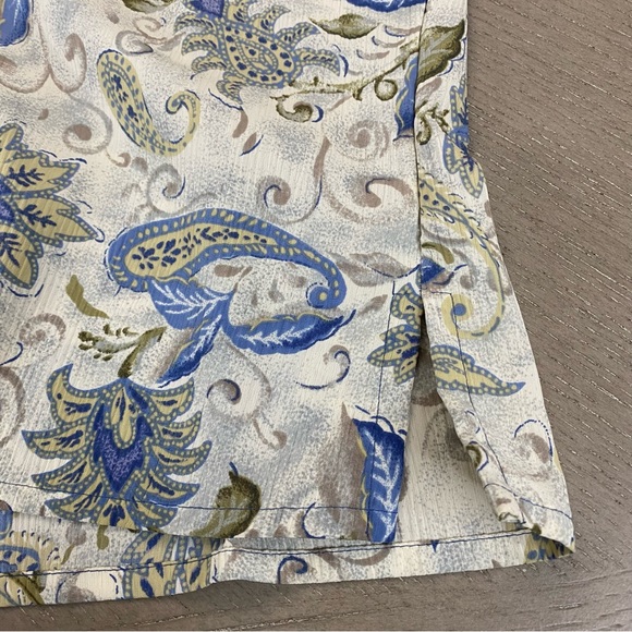 Alia Petite Women’s Hawaiian Floral Paisley Print Button Up Short Sleeve Shirt 8 - Picture 9 of 10